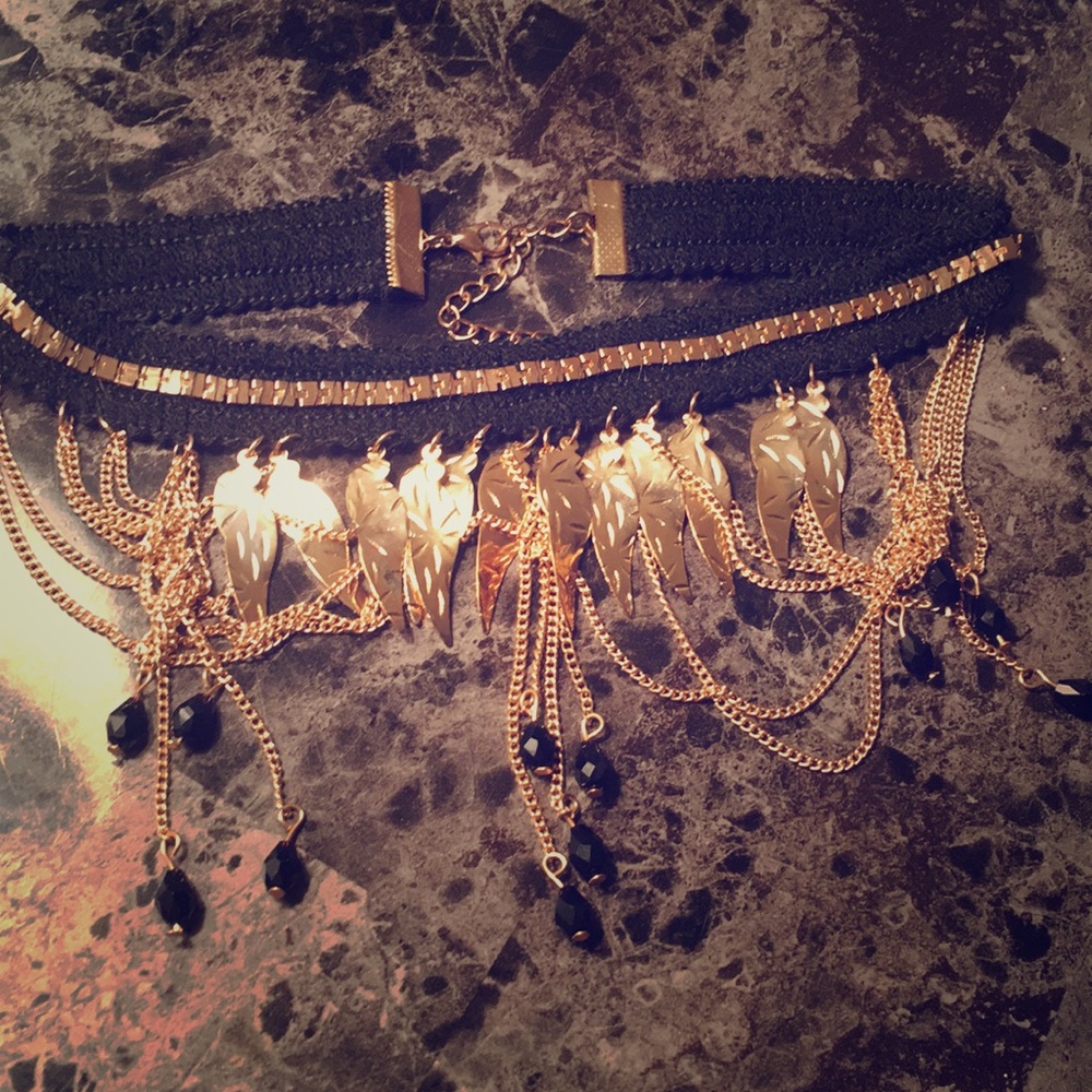 Choker necklace